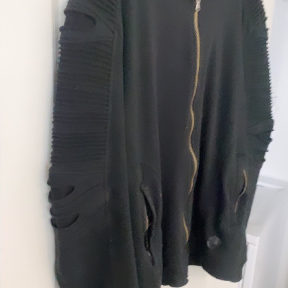 Large men’s hoodie - Picture 2 of 2